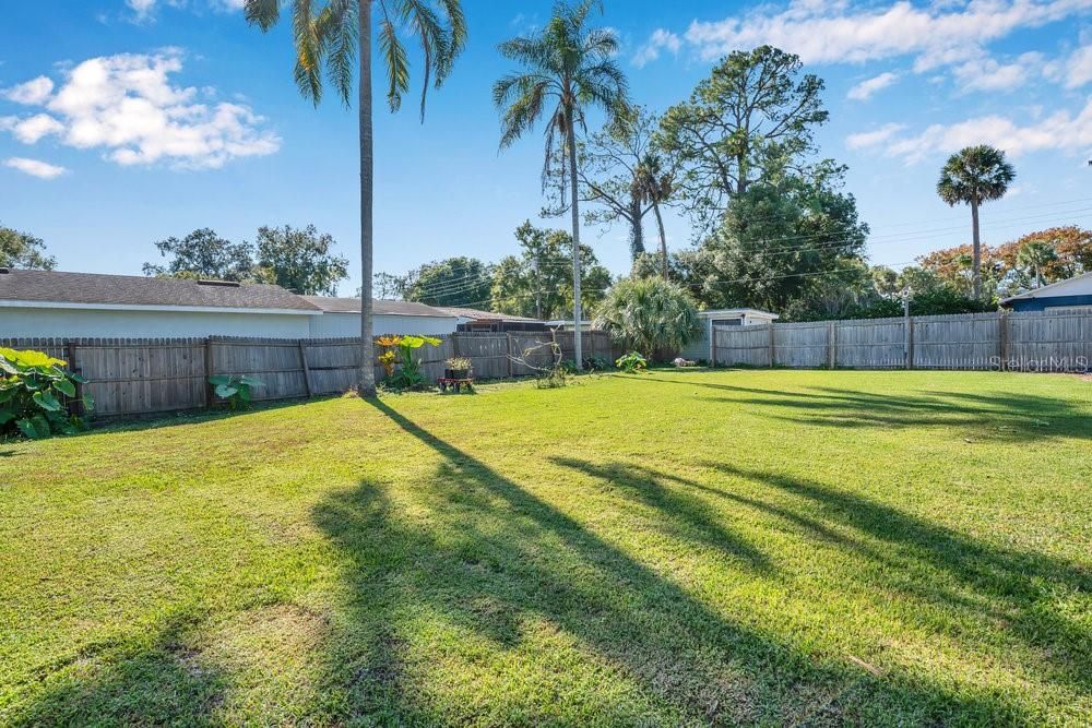 For Sale: $850,000 (5 beds, 4 baths, 3733 Square Feet)