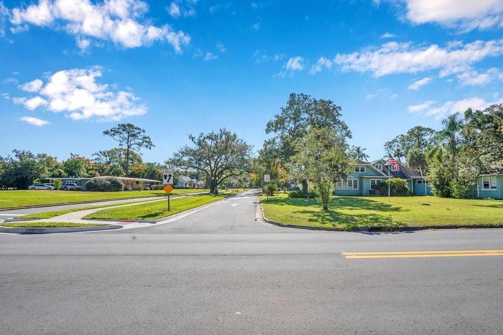 For Sale: $850,000 (5 beds, 4 baths, 3733 Square Feet)