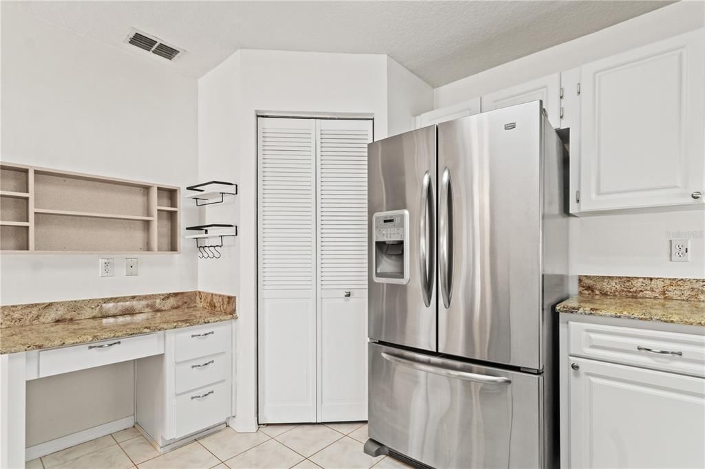 待售: $224,000 (2 贝兹, 2 浴室, 1550 平方英尺)