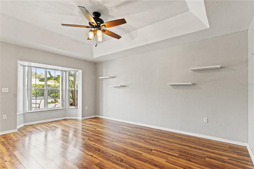 待售: $224,000 (2 贝兹, 2 浴室, 1550 平方英尺)