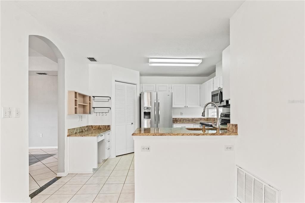 待售: $224,000 (2 贝兹, 2 浴室, 1550 平方英尺)