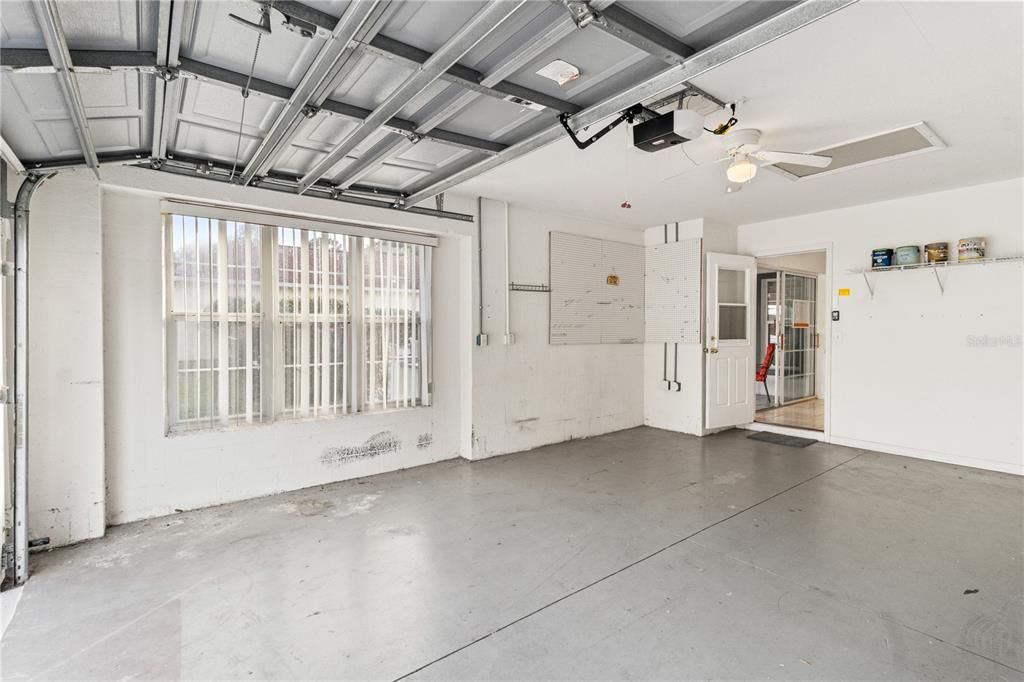 待售: $224,000 (2 贝兹, 2 浴室, 1550 平方英尺)