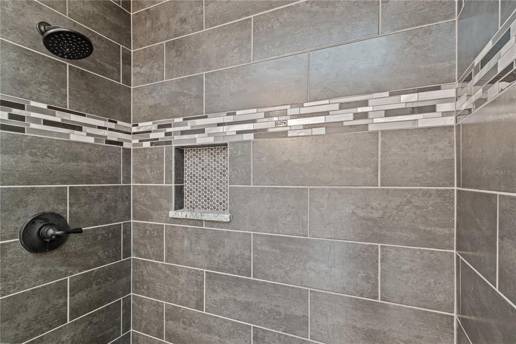 待售: $224,000 (2 贝兹, 2 浴室, 1550 平方英尺)