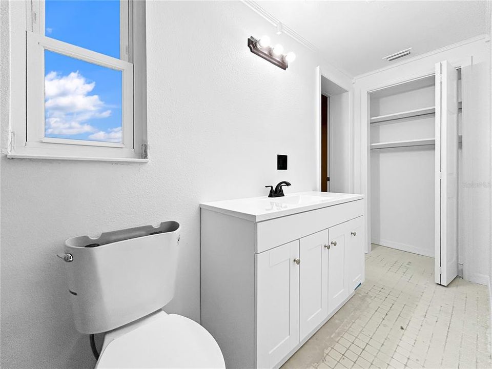 For Sale: $389,000 (4 beds, 3 baths, 2348 Square Feet)