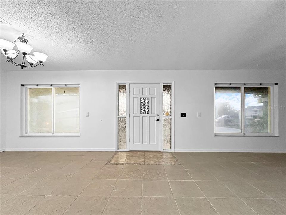 For Sale: $389,000 (4 beds, 3 baths, 2348 Square Feet)