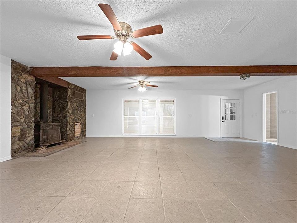 For Sale: $389,000 (4 beds, 3 baths, 2348 Square Feet)