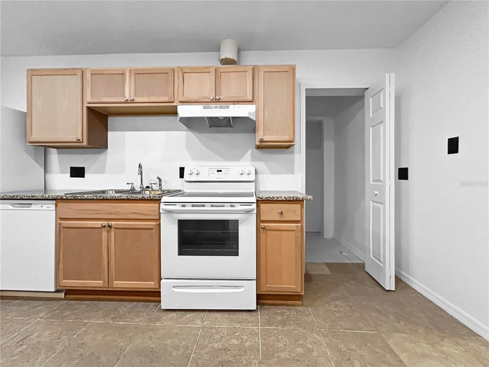 For Sale: $389,000 (4 beds, 3 baths, 2348 Square Feet)