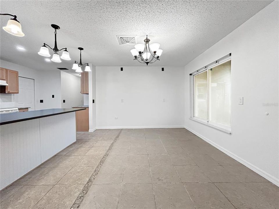 For Sale: $389,000 (4 beds, 3 baths, 2348 Square Feet)