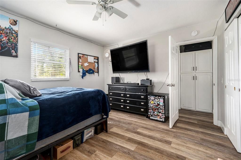 Activo con contrato: $250,000 (3 camas, 2 baños, 1462 Pies cuadrados)