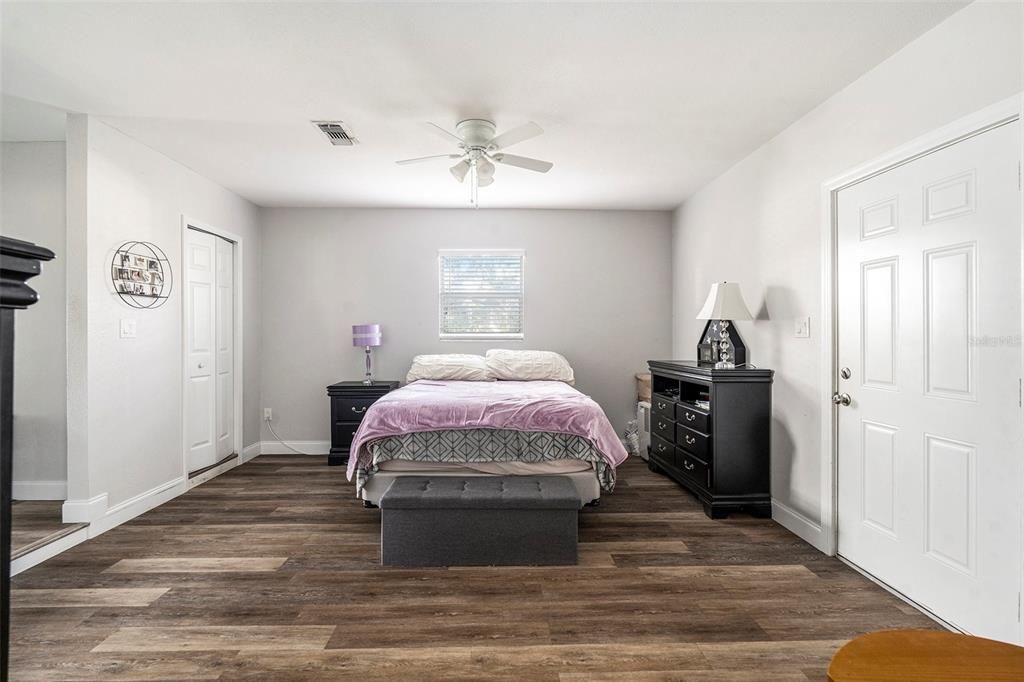 Activo con contrato: $250,000 (3 camas, 2 baños, 1462 Pies cuadrados)