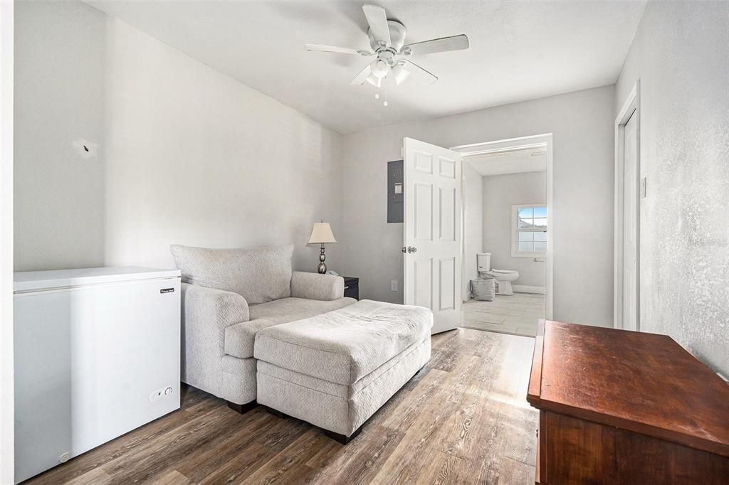 Activo con contrato: $250,000 (3 camas, 2 baños, 1462 Pies cuadrados)