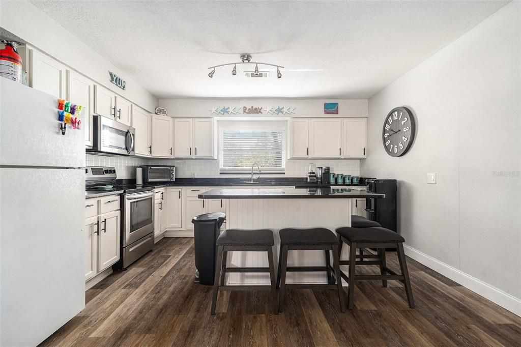 Activo con contrato: $250,000 (3 camas, 2 baños, 1462 Pies cuadrados)