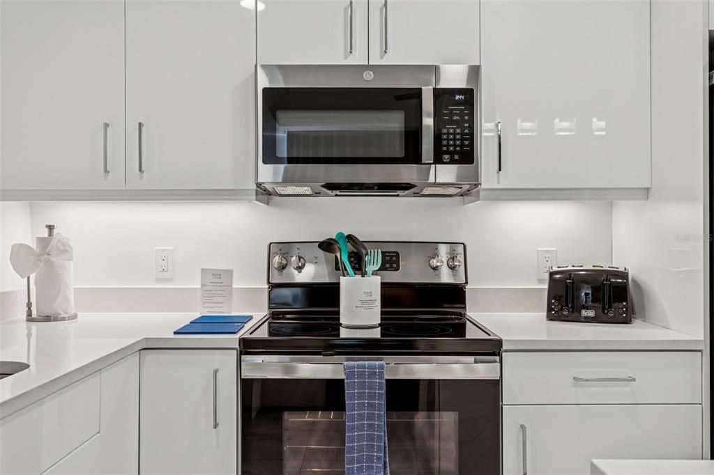 待售: $970,000 (2 贝兹, 2 浴室, 992 平方英尺)