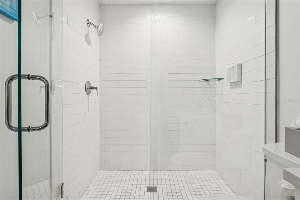 待售: $970,000 (2 贝兹, 2 浴室, 992 平方英尺)