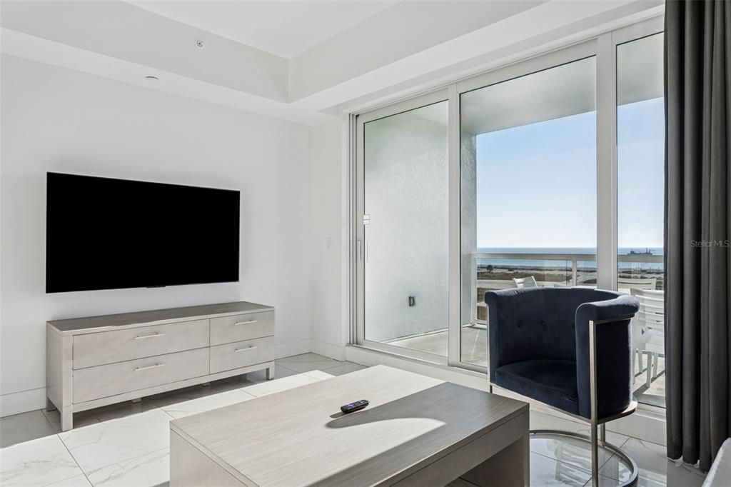 待售: $970,000 (2 贝兹, 2 浴室, 992 平方英尺)