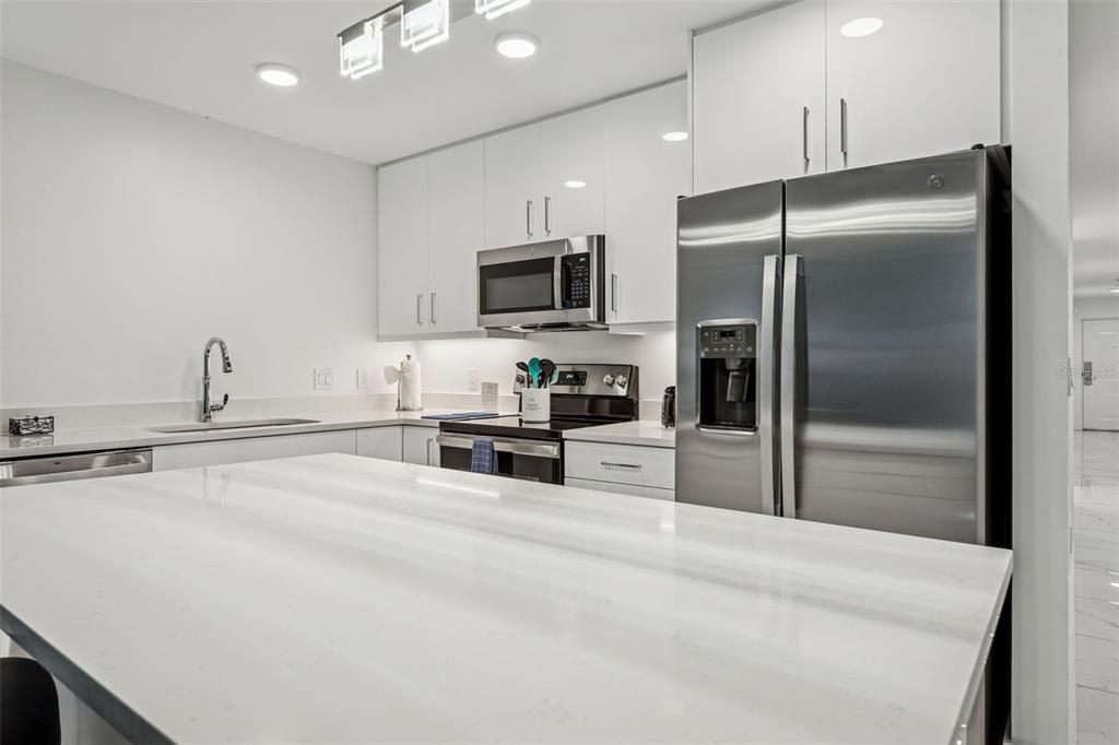 待售: $970,000 (2 贝兹, 2 浴室, 992 平方英尺)