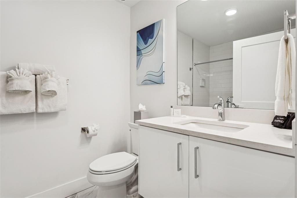 待售: $970,000 (2 贝兹, 2 浴室, 992 平方英尺)