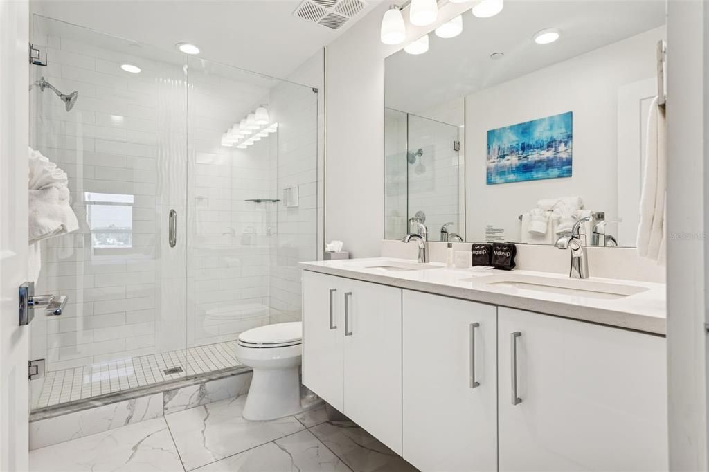 待售: $970,000 (2 贝兹, 2 浴室, 992 平方英尺)