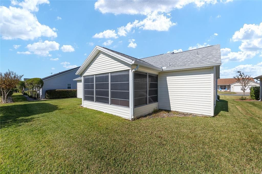 For Sale: $319,900 (2 beds, 2 baths, 1248 Square Feet)