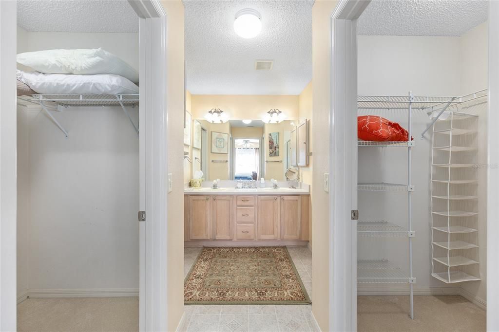 For Sale: $319,900 (2 beds, 2 baths, 1248 Square Feet)