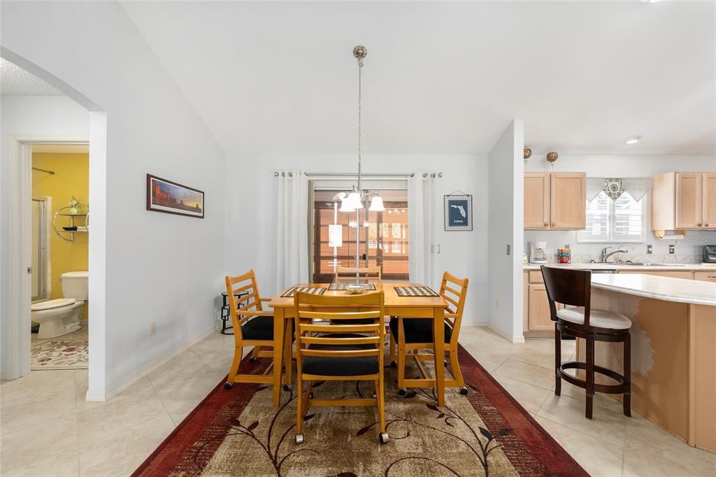 For Sale: $319,900 (2 beds, 2 baths, 1248 Square Feet)