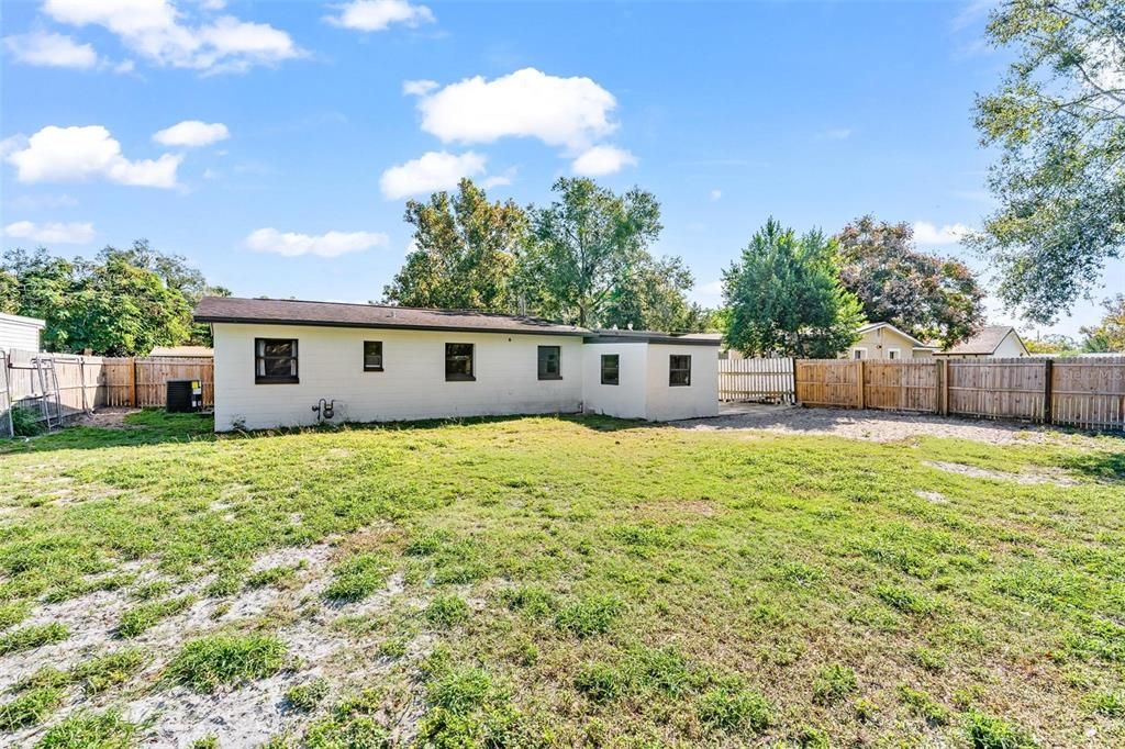 En Venta: $298,999 (3 camas, 2 baños, 1224 Pies cuadrados)