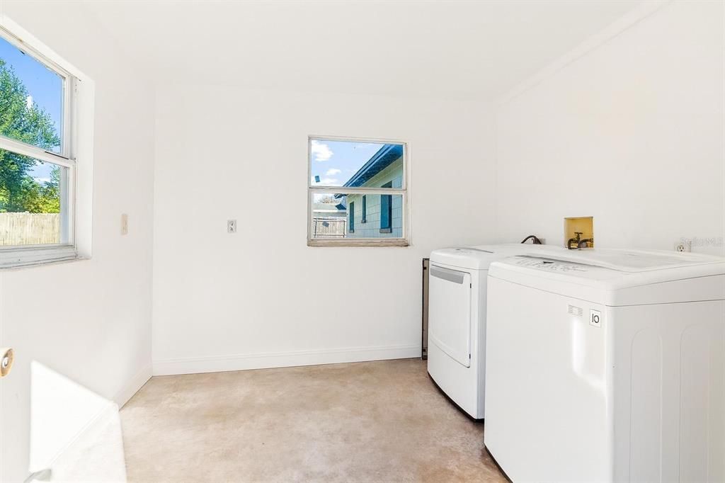 En Venta: $298,999 (3 camas, 2 baños, 1224 Pies cuadrados)