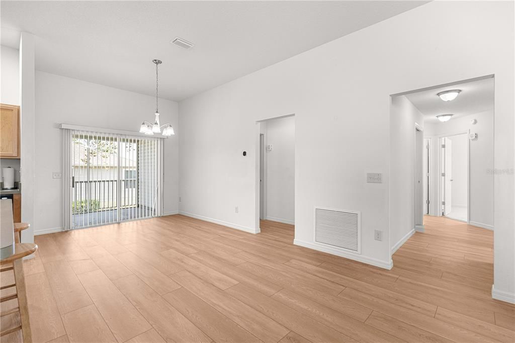 待售: $335,000 (3 贝兹, 2 浴室, 1611 平方英尺)