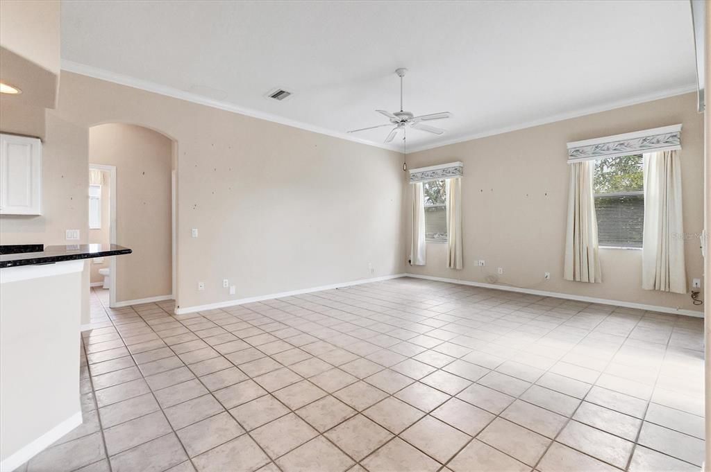 待售: $400,000 (3 贝兹, 2 浴室, 2360 平方英尺)