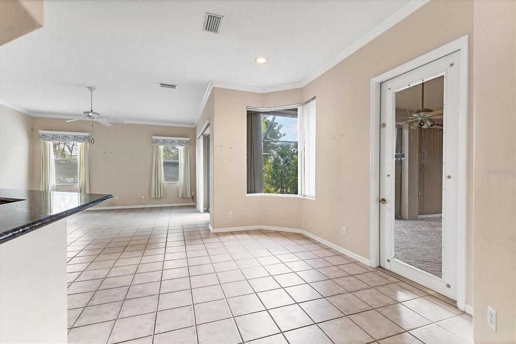 待售: $400,000 (3 贝兹, 2 浴室, 2360 平方英尺)