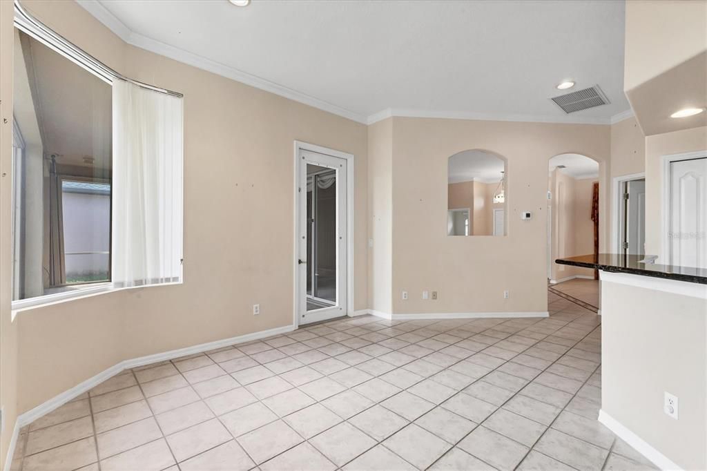 待售: $400,000 (3 贝兹, 2 浴室, 2360 平方英尺)