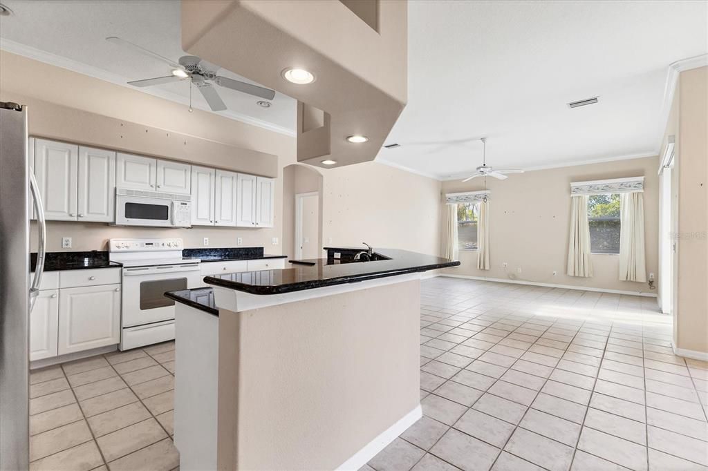 待售: $400,000 (3 贝兹, 2 浴室, 2360 平方英尺)