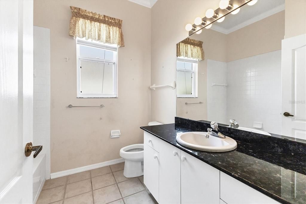 待售: $400,000 (3 贝兹, 2 浴室, 2360 平方英尺)