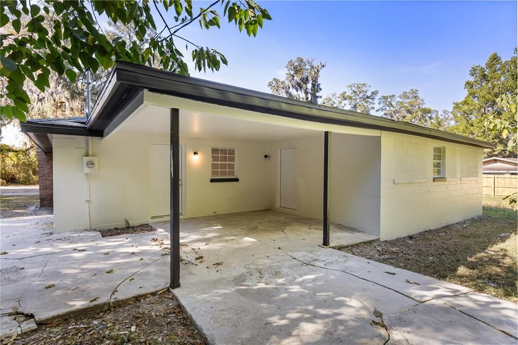 For Sale: $309,900 (3 beds, 3 baths, 2239 Square Feet)