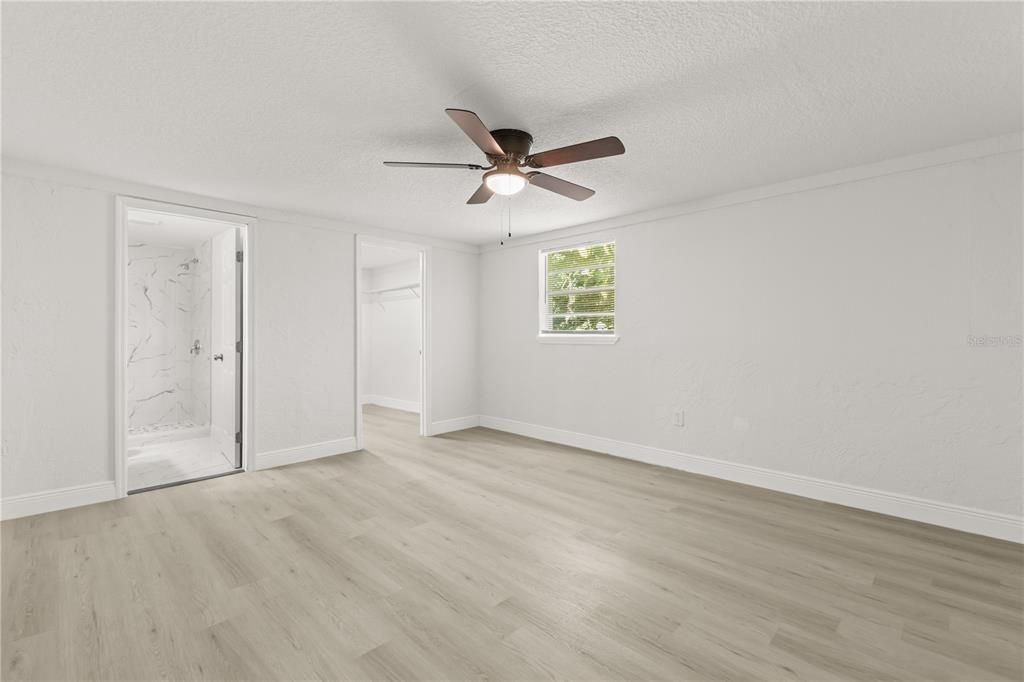 For Sale: $309,900 (3 beds, 3 baths, 2239 Square Feet)