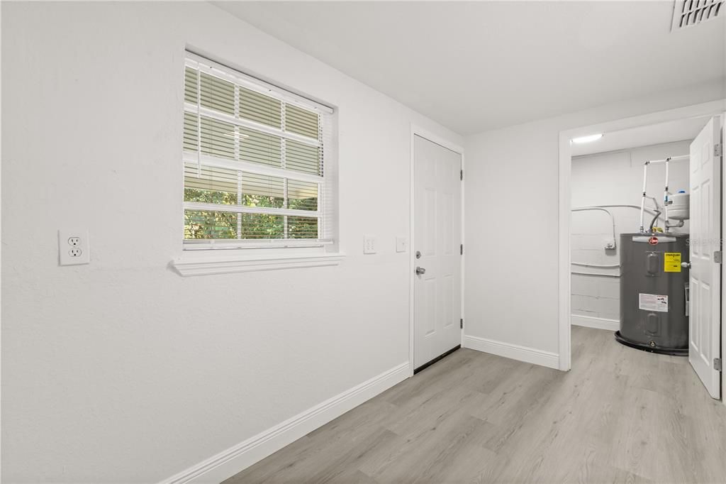 For Sale: $309,900 (3 beds, 3 baths, 2239 Square Feet)