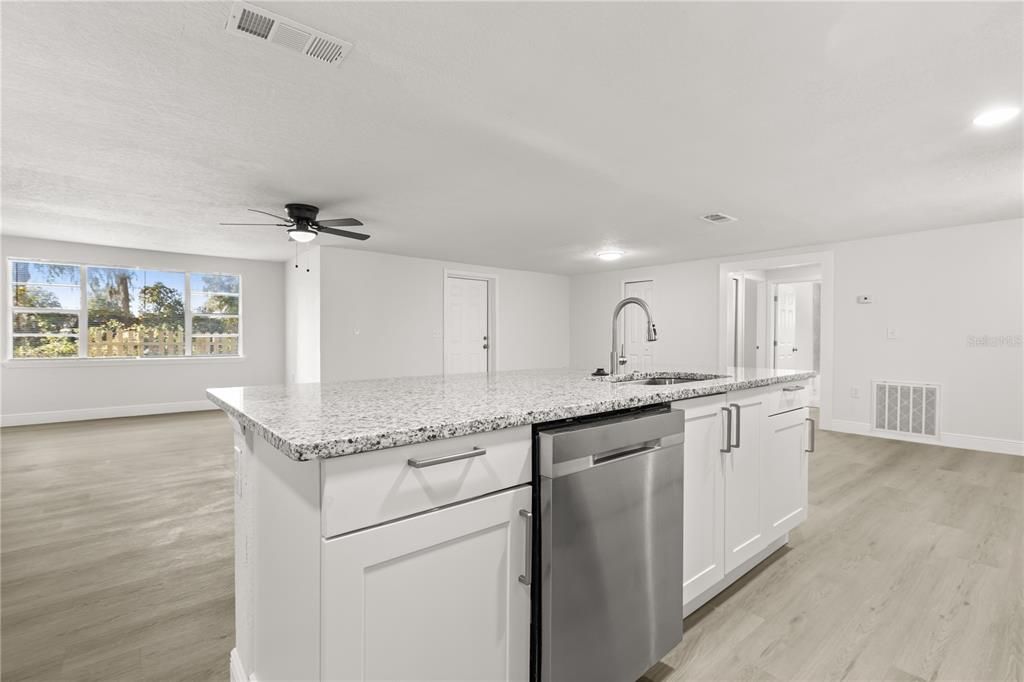 For Sale: $309,900 (3 beds, 3 baths, 2239 Square Feet)