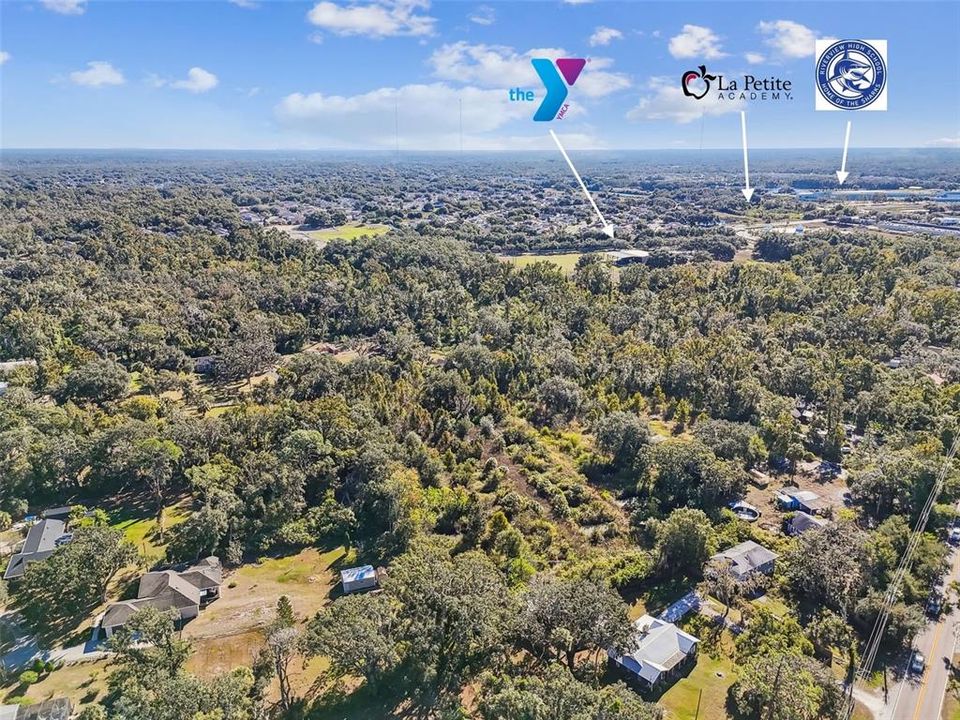 На продажу: $1,500,000 (7.35 acres)