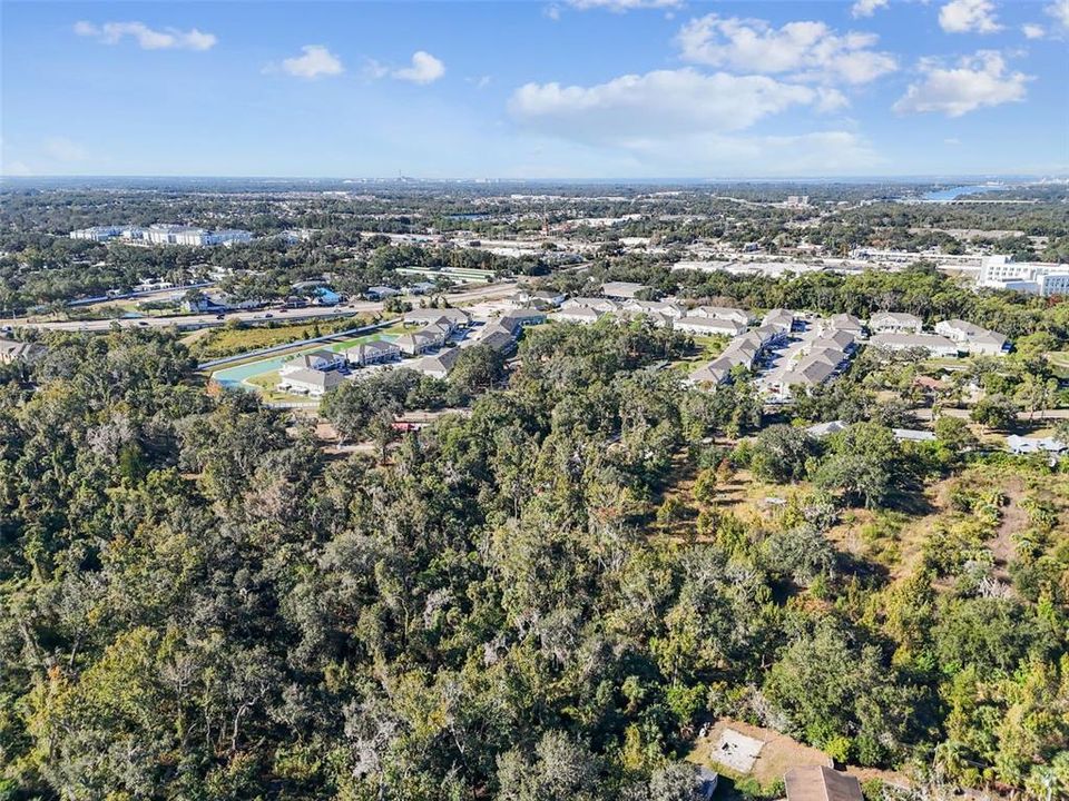 На продажу: $1,500,000 (7.35 acres)