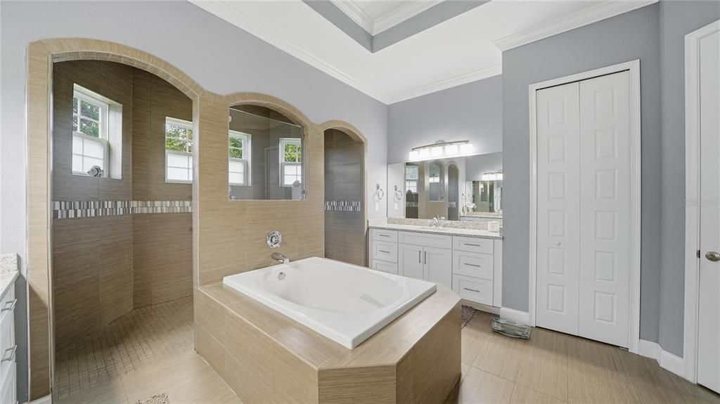 For Sale: $1,400,000 (4 beds, 3 baths, 3498 Square Feet)