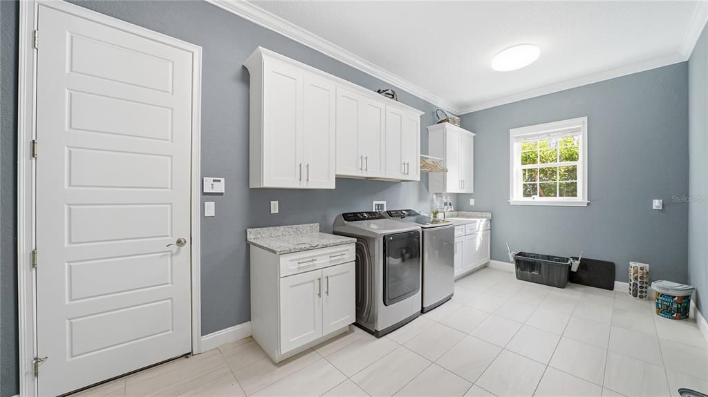 For Sale: $1,400,000 (4 beds, 3 baths, 3498 Square Feet)