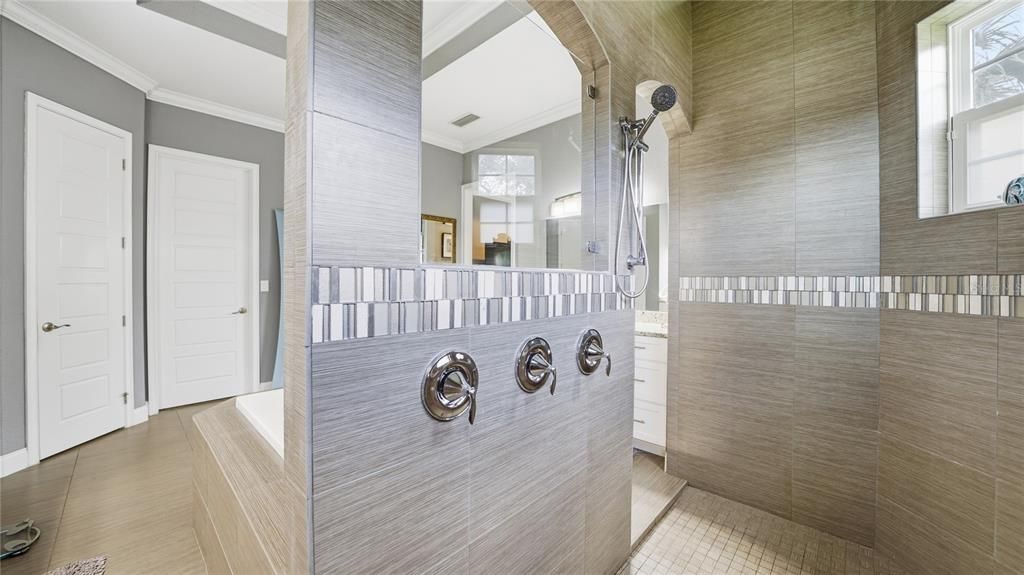 For Sale: $1,400,000 (4 beds, 3 baths, 3498 Square Feet)