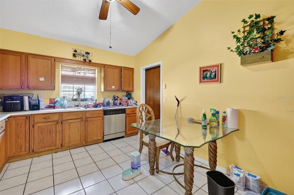 En Venta: $249,900 (3 camas, 2 baños, 1352 Pies cuadrados)