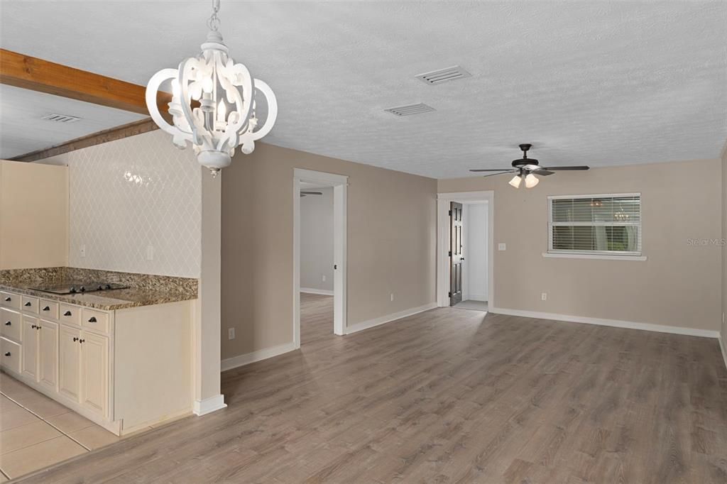 En Venta: $424,900 (3 camas, 2 baños, 1512 Pies cuadrados)