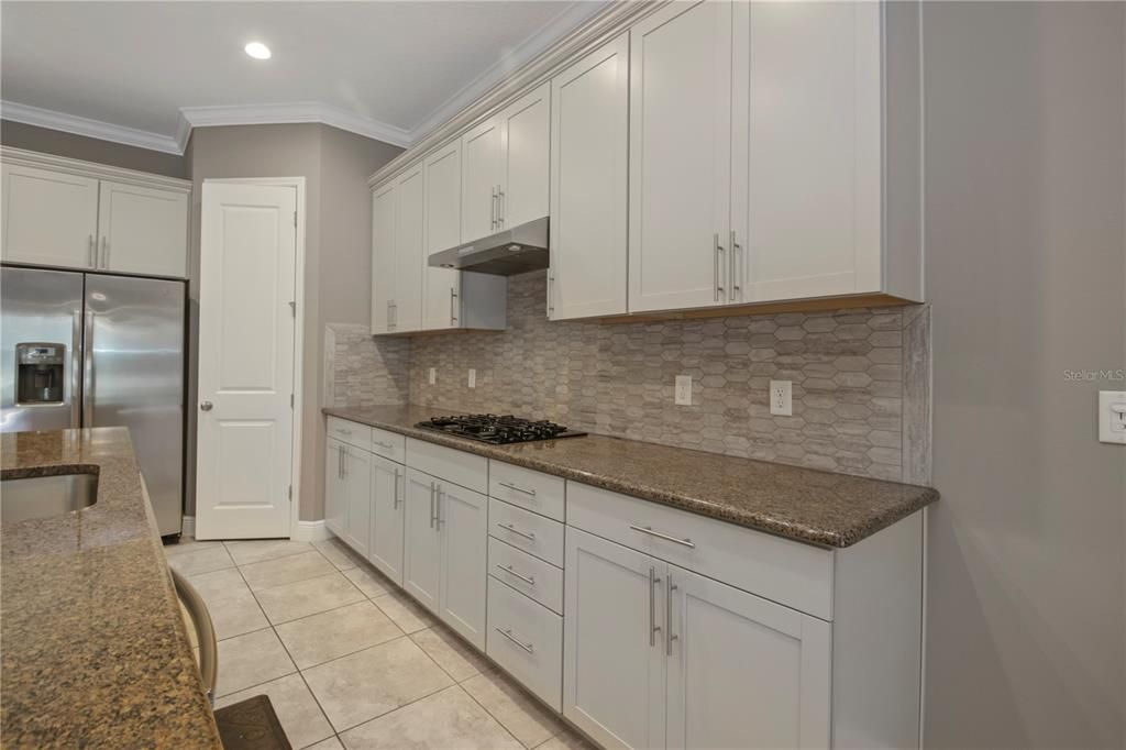 En Venta: $695,000 (3 camas, 2 baños, 2193 Pies cuadrados)