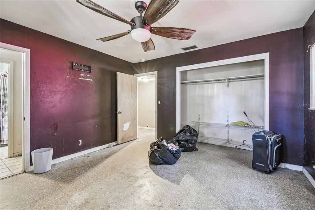 待售: $250,000 (3 贝兹, 1 浴室, 1920 平方英尺)