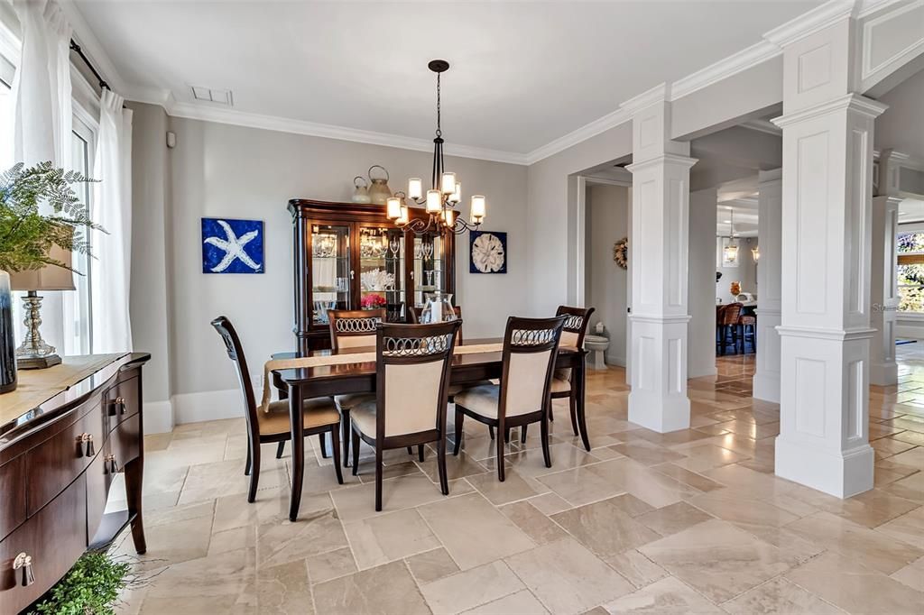 En Venta: $3,950,000 (4 camas, 3 baños, 4330 Pies cuadrados)