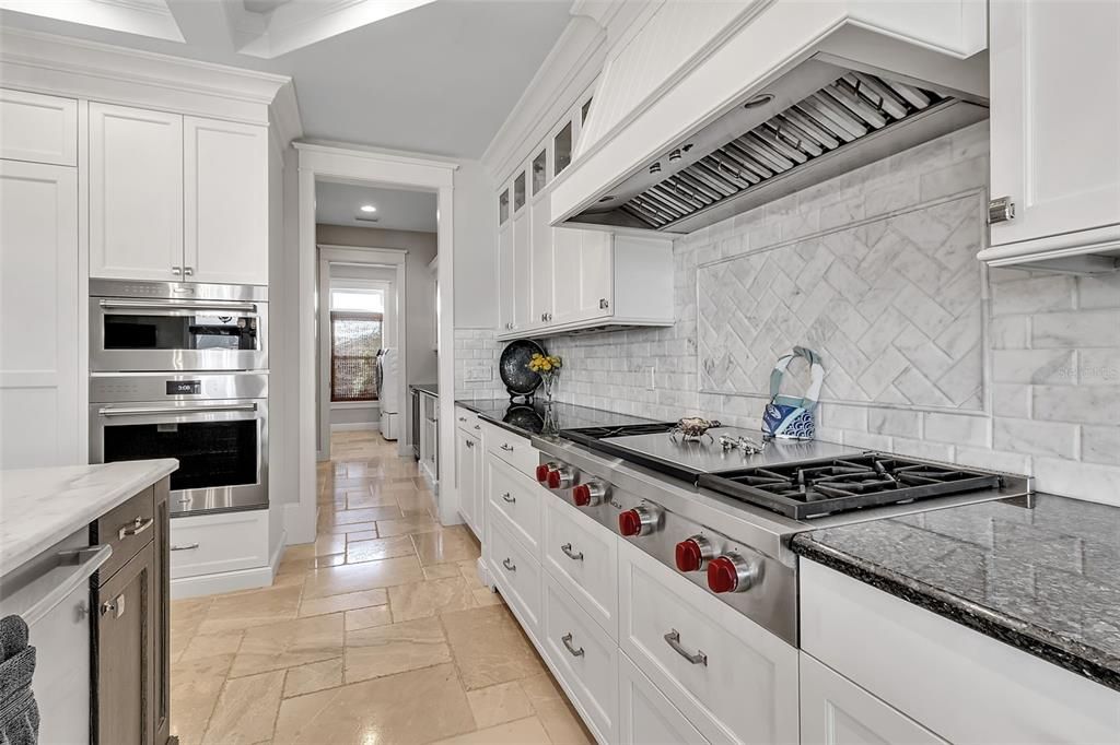 En Venta: $3,950,000 (4 camas, 3 baños, 4330 Pies cuadrados)