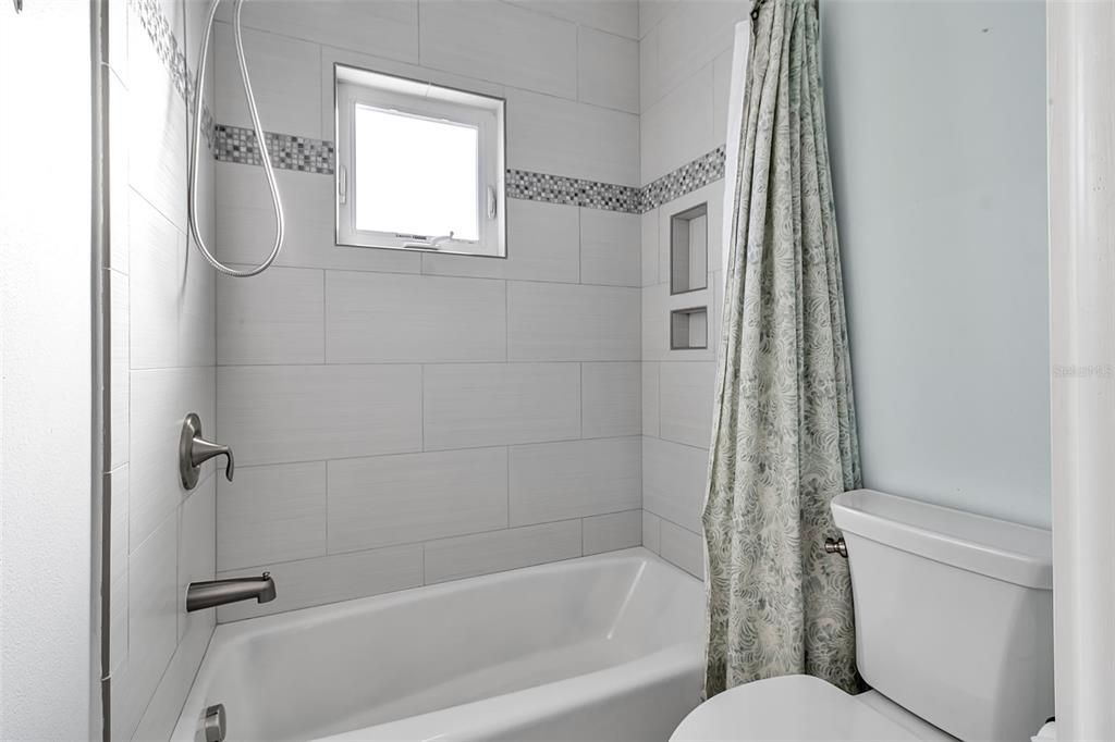 En Venta: $3,950,000 (4 camas, 3 baños, 4330 Pies cuadrados)