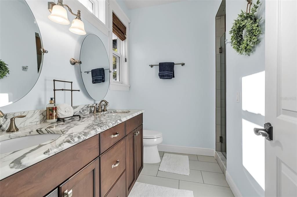 En Venta: $3,950,000 (4 camas, 3 baños, 4330 Pies cuadrados)